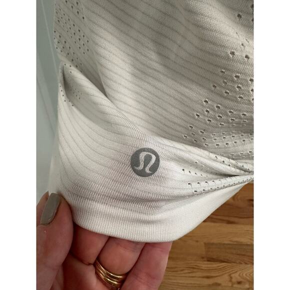 Lululemon Perforated Short Sleeve Top - Picture 4 of 4